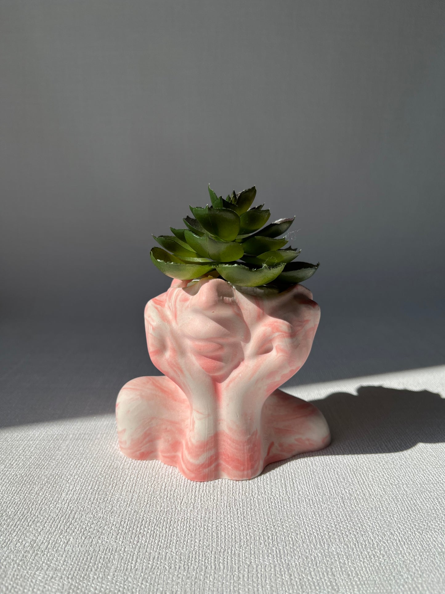 Statuette marbrée🗿 Petite sculpture décorative artisanale en Jesmonite