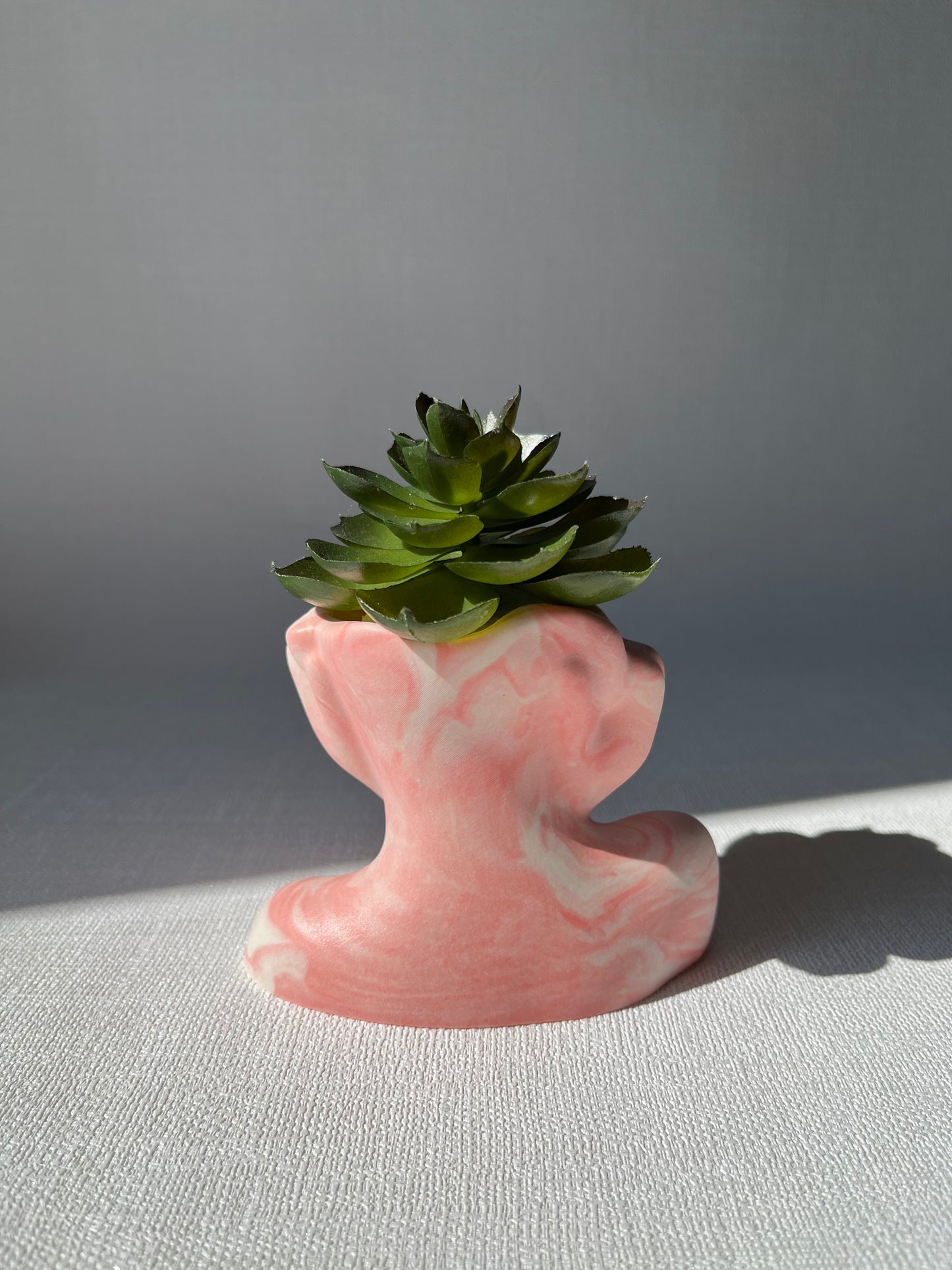 Statuette marbrée🗿 Petite sculpture décorative artisanale en Jesmonite