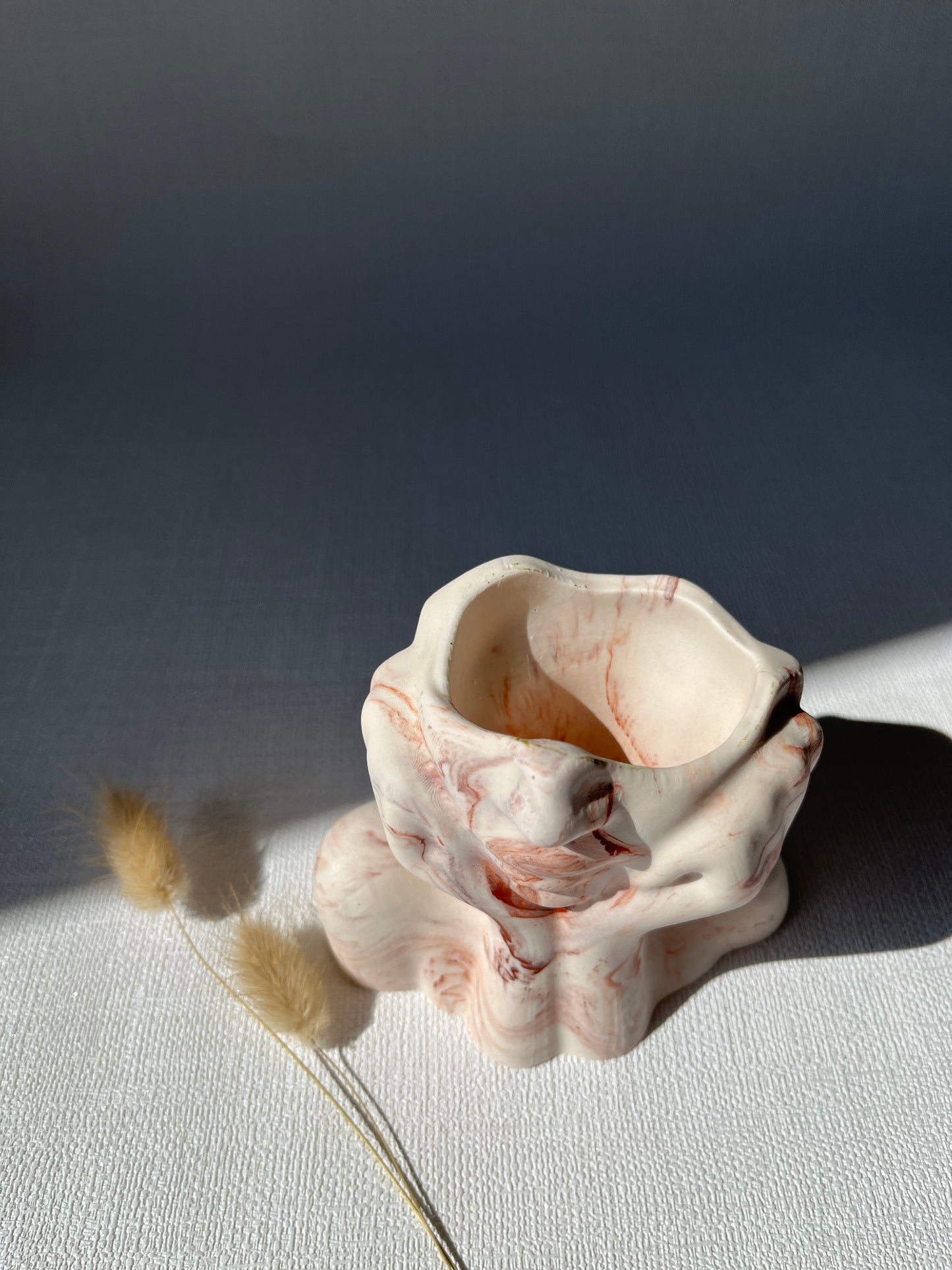 Statuette marbrée🗿 Petite sculpture décorative artisanale en Jesmonite