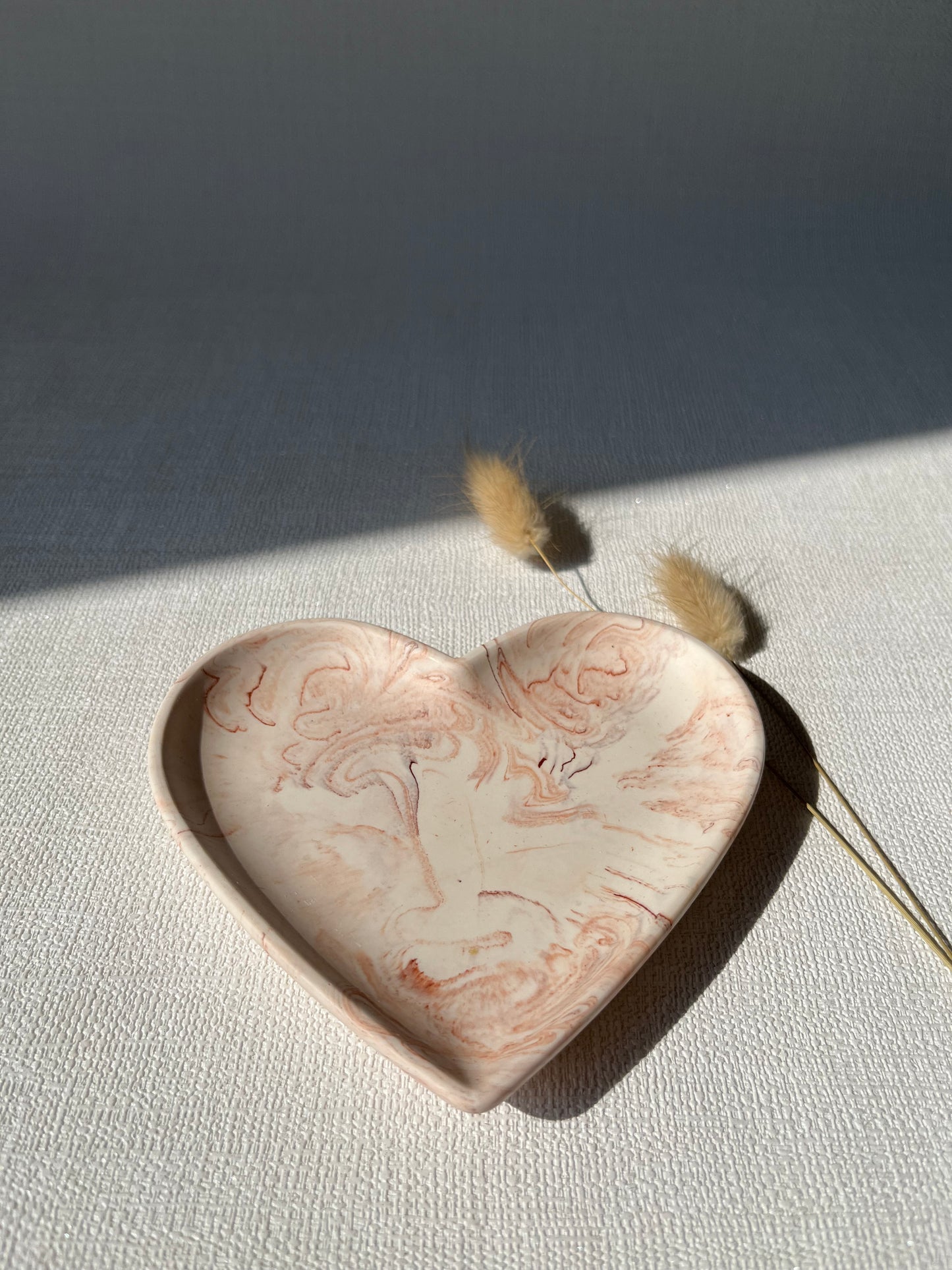 Cœur décoratif gourmand ❤️ Petit plateau décoratif en Jesmonite
